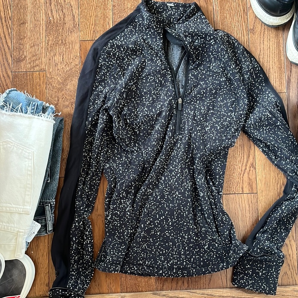 NWT Run Brisky 1/2 Zip size 4